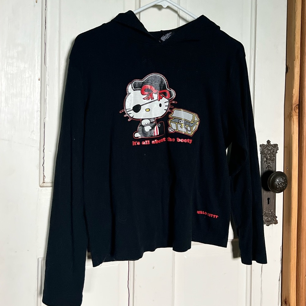 “It’s all about the booty” - hello kitty 🏴‍☠️